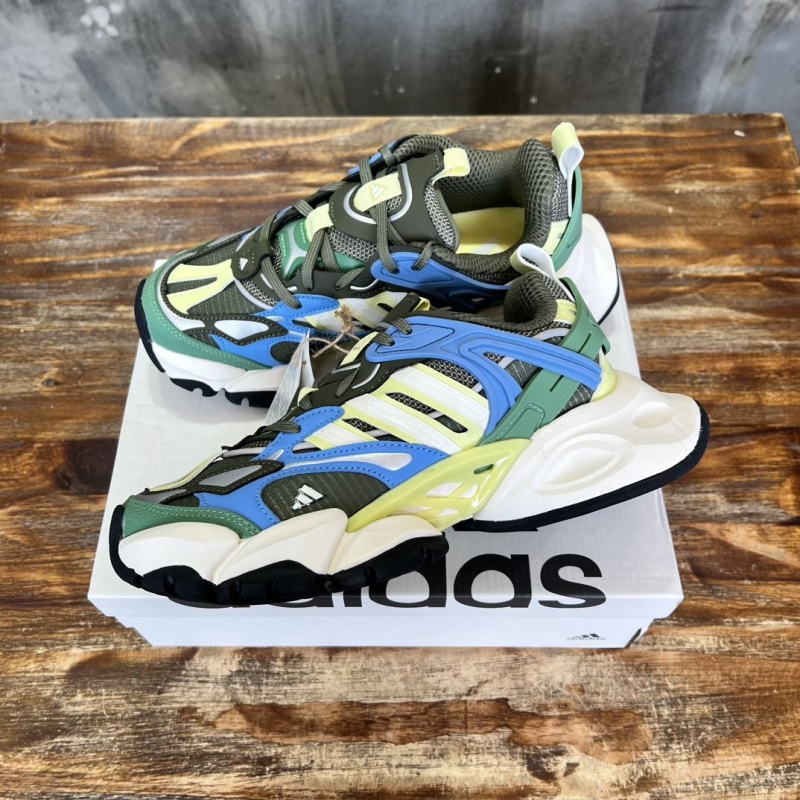 Adidas Sneakers